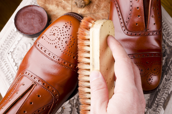営業が靴磨きをすべき理由と上手なビジネスシューズとの付き合い方