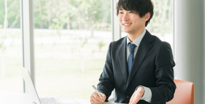 男性銀行員