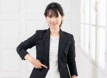 笑顔の女性