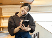 笑顔の女性